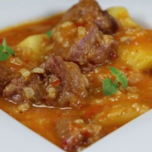 Patatas con Costillejas