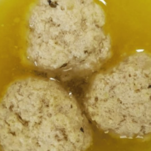 Consomé con pelotas